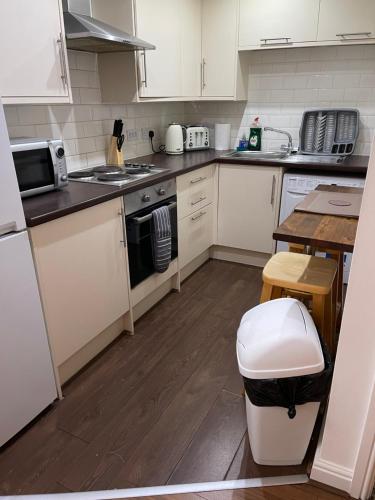Modern, Quiet, Sleeps 10, Anfield, Tourists, Liverpool