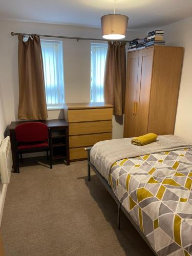 Quiet 5 bed apartment in Liverpool