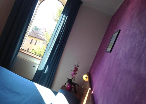 1 queen bed, 2 twin beds