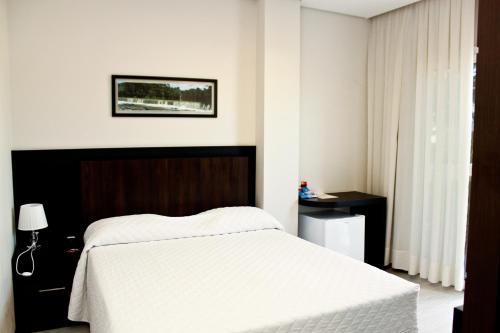 377831508 Blue Hill Hotel