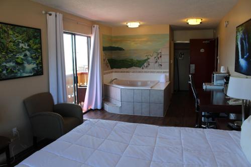 Superior King Studio Suite with Ocean View - Non-Smoking