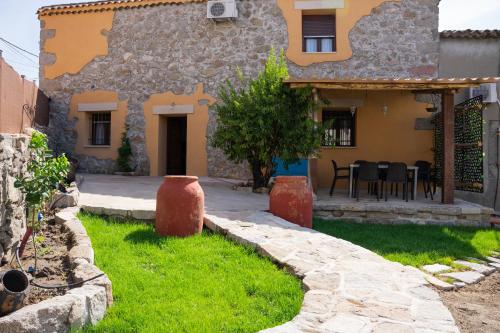 EL PATIO DE LAS TINAJAS - Escalona