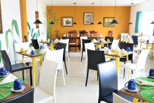 Restaurant, Hotel 12 Bees by Kavia in Playa Del Carmen