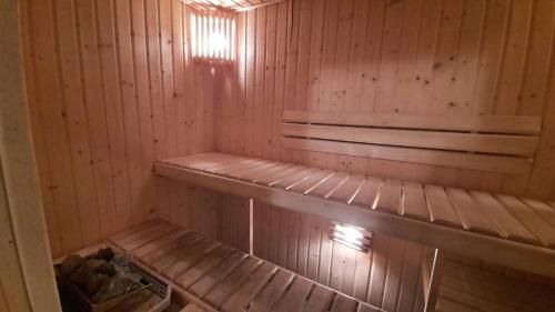 Domek Między Jeziorami (Domek Miedzy Jeziorami) in Waglikowice