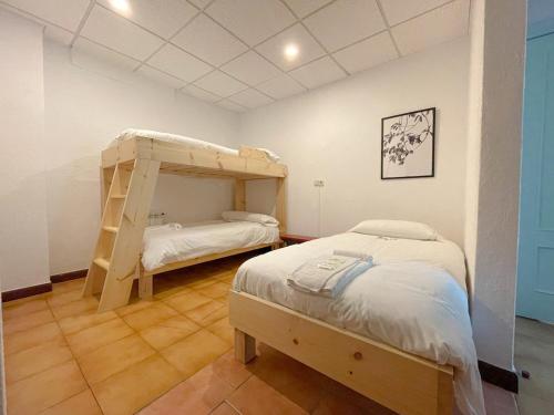 Bed in 8-Bed Mixed Dormitory Room