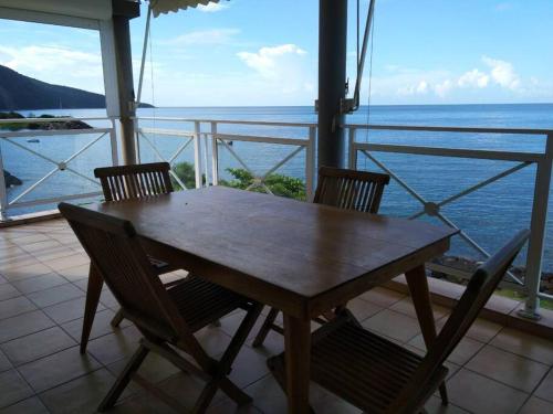 Bel appartement avec piscine, face à la mer - Location saisonnière - Gourbeyre