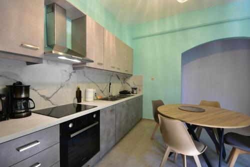 Konatsi Luxury Apartments in พาราเลีย ไทรู