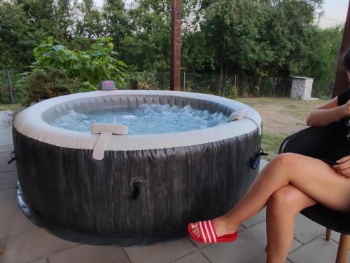  Donna Plitvice Lakes in Grabovac