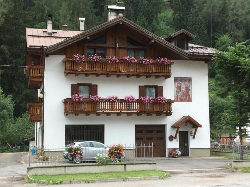 Appartamento Cogolo con terrazza 7 posti gîte à louer Celledizzo