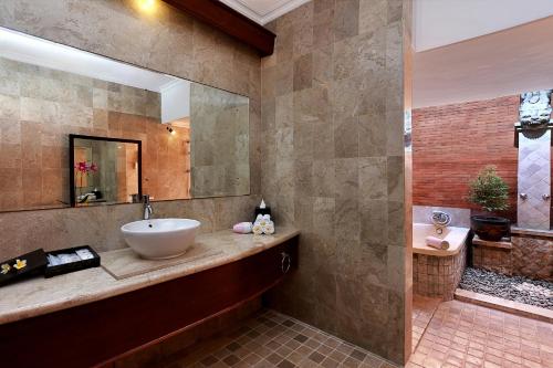 Two-Bedroom Villa with Private Pool image 5
