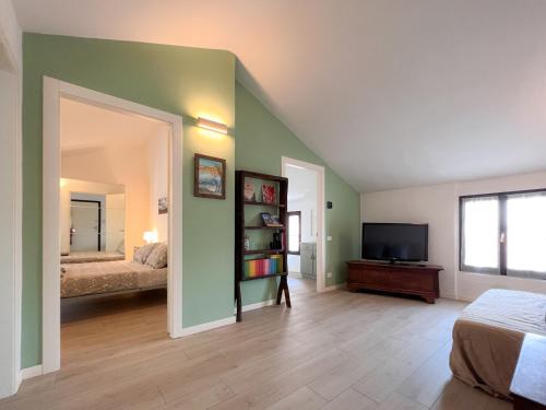  Mansarda Montebello, Ferienwohnung in Rovato