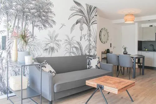 Tropical Apartment - für Freunde & Familien, stadtnah, Parkplatz, E-Ladestation, Gitterbox für Fahrräder, Fitnessstudio, digitale Gästemappe mit Restaurant- und Unternehmenstipps in Koblenz, Deutschland
