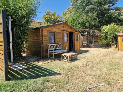 Locations insolites "vie en plein air" cabane Bastide Bellugue maison d'hôtes reseau Bienvenue à la ferme à 3 mn de lourmarin - Le Puy-Sainte-Réparade
