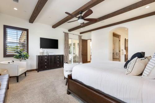 Villa Bella - Private Estate in the Heart of Palm Desert, Outdoor Amenities, Gym, Game Room in Palm Desert, USA