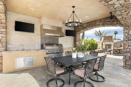 Villa Bella - Private Estate in the Heart of Palm Desert, Outdoor Amenities, Gym, Game Room in Palm Desert, USA