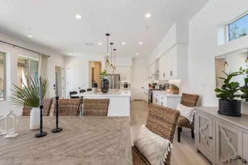 Casa Luna - Your Vacation Home Away From Home - Arrive & Relax 3BR #twosixzerozeroeighteight in La Quinta, USA