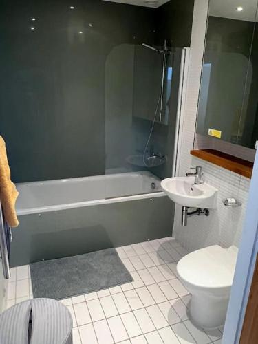 Stunning 2 bed flat! Centrally located in London, UK! photo