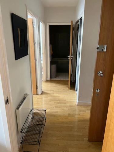 Stunning 2 bed flat! Centrally located in London, UK! photo