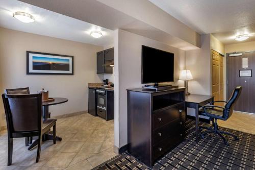 Best Western Plus Las Vegas West image 24