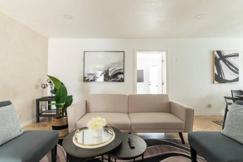NEW 4Bd3Ba• 13mi Disney•Poker Room•BBQ•EV Car in Rowland Heights, USA