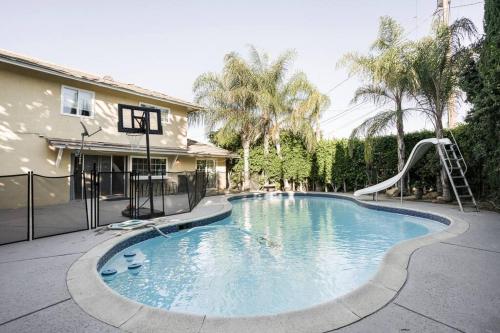 Cheerful 5BD Villa with Pool - Accommodation - Rowland Heights