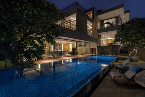 Manhattan In Canggu Luxury Villa by Mahavilas