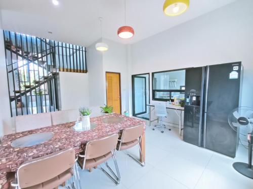 Richly's​ Pool​villa​@Phitsanulok​ in Samo Khae