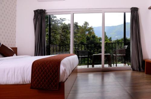 Kilátás, Santhi Hill View Resort in Aadit