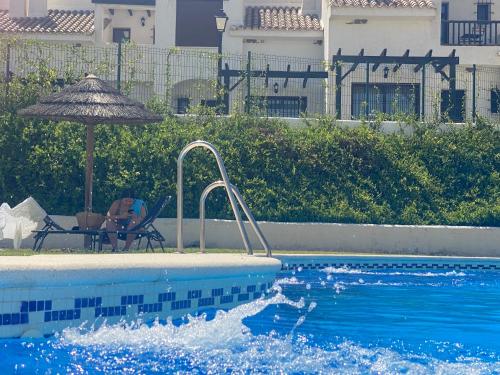 Úszómedence, El Capricho in El Ronquillo