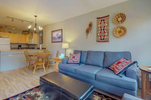 1 Bedroom Mountain Condo In The Heart Of River Run Village Within Walking Distance To Ski in Keystone, USA