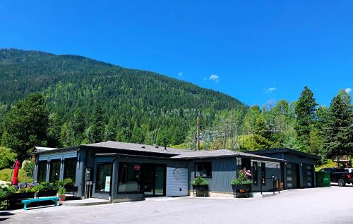 Kokanee Glacier Resort