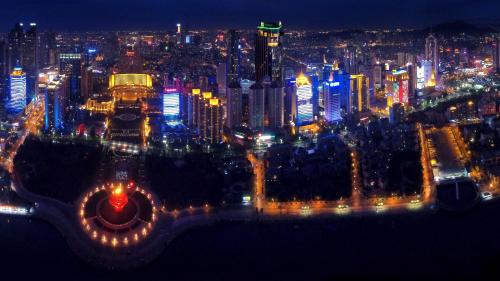 377915866 Holiday Inn Qingdao City Center by IHG - May 4th Square