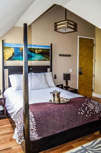 Deluxe Queen Room (# 2)