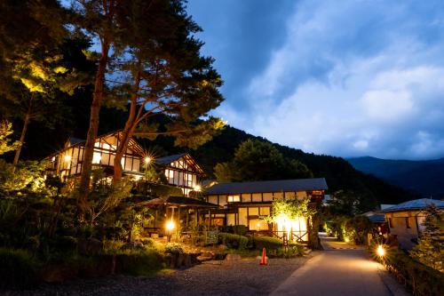 Kawaguchiko Country Cottage Ban - Glamping Resort -