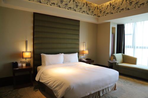 377921287 Crowne Plaza Hefei by IHG