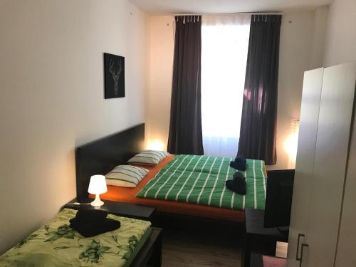 3 Bed Flat - Sleeps 20 - Smoking room - Wifi, Praha (fotografie 2)