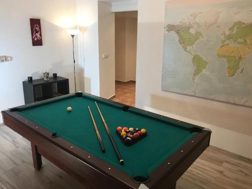 3 Bed Flat - Sleeps 20 - Smoking room - Wifi, Praha (fotografie 4)
