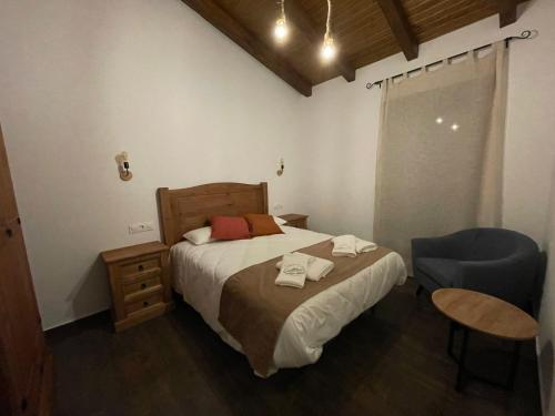 APARTAMENTOS DOÑA JIMENA DEL AMBROZ 4 Estrellas complejo único en el centro del pueblo - PISCINA YA ABIERTA