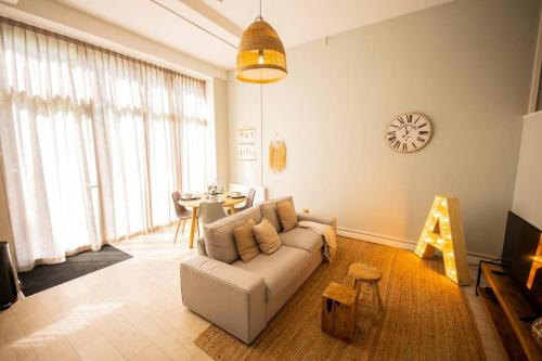  Aesthetical Serviced Studio 93m2 -LK16A- in Rotterdam
