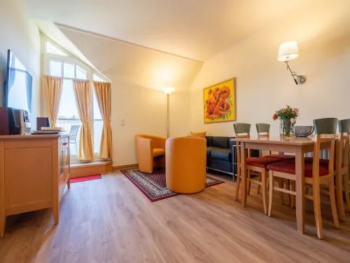 Dünenpark Binz - Komfort Ferienwohnung mit 2 Schlafzimmern und Balkon im Dachgeschoss 012 in Binz, Deutschland