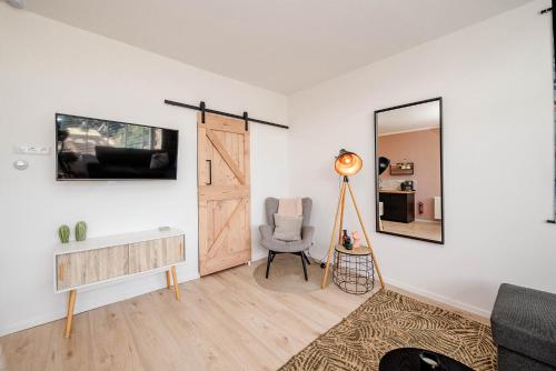 Amsterdam Beach Apartment 9, Private Garden 5