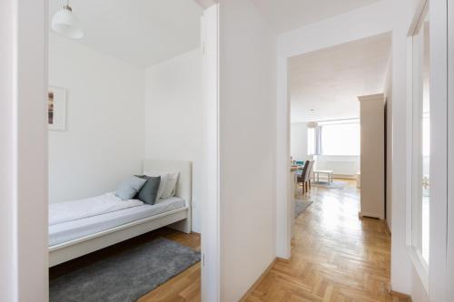 Cozy 3-bedroom Apartment in the Heart of Budapest - image 6
