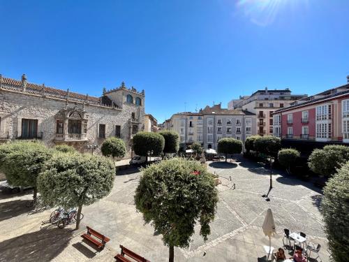 AtuaireHome Plaza de Libertad junto al CID Campeador Burgos - El Alfoz de Burgos