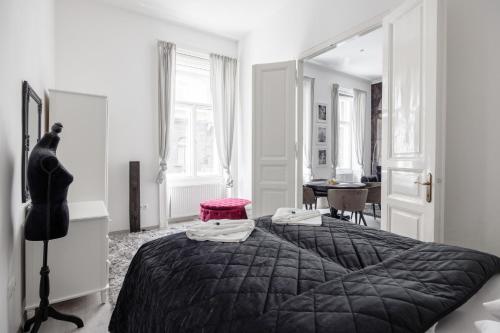 Mystic Dreamy Apartment - Tap to explore photos