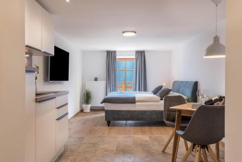 Superior One-Bedroom Apartment with Balcony