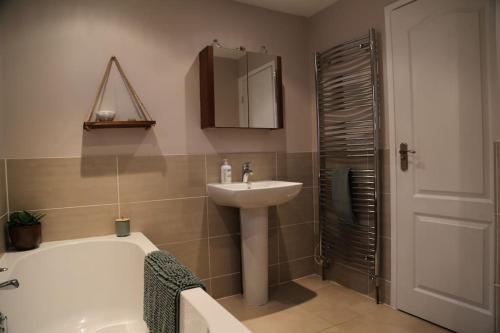 Maen Lay Gorran Haven - image 2