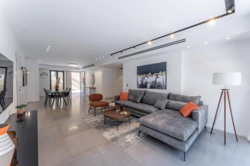 Holysuite David's Village – khách sạn tại Mamilla / King David