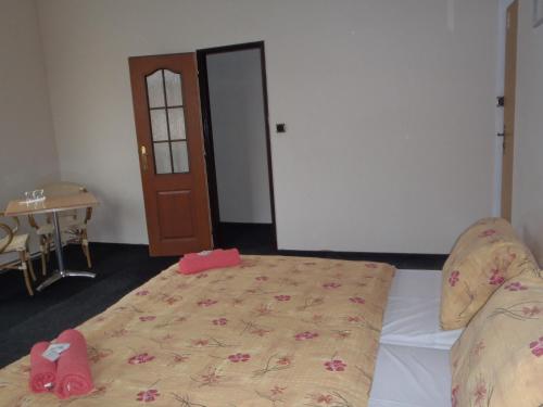 1 double bed
