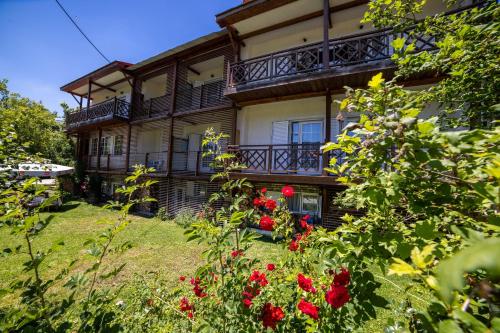 ΞΕΝΟΔΟΧΕΙΟ ΠΑΠΑΝΑΓΙΩΤΟΥ Hotel de charme Vathyrrévmatos Réma