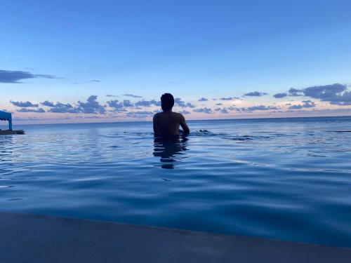 Swimming pool, Tube18 in Green Island